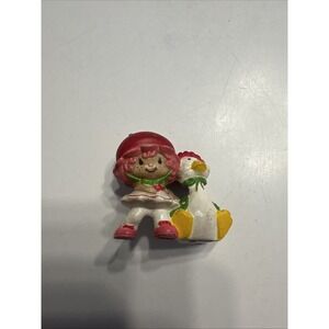 Strawberry Shortcake Miniatures Cherry Cuddler & Gooseberry PVC Vintage 1982